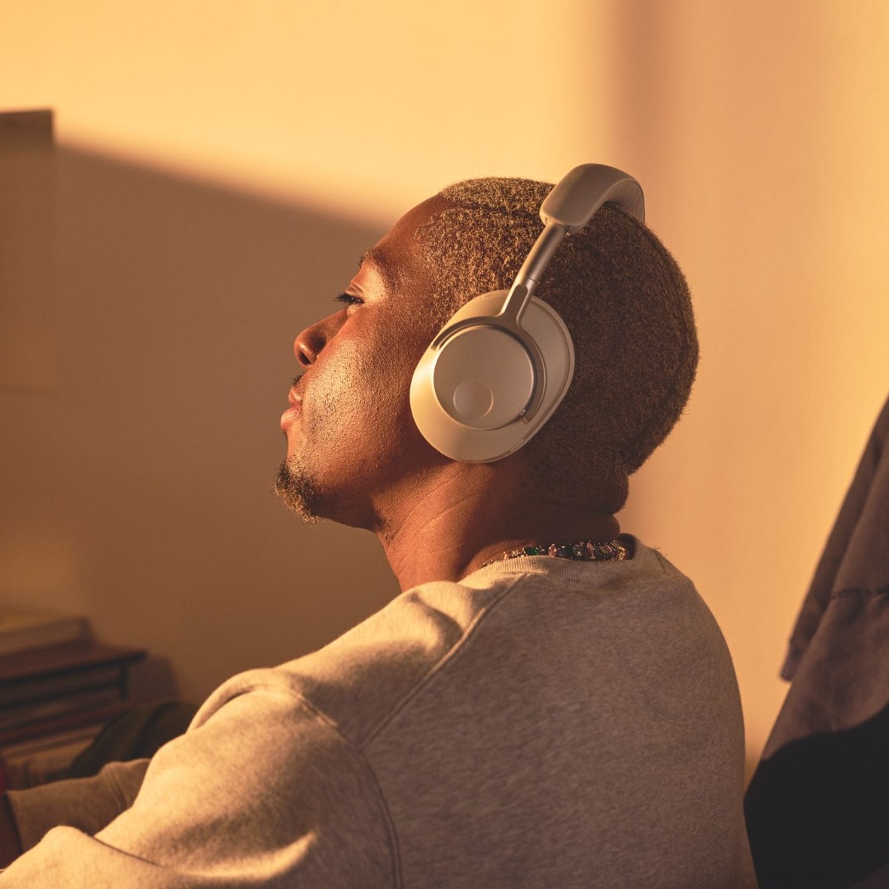 英國 Cambridge Audio - Melomania P100 主動降噪無線頭戴式耳機 | 支援 aptX Adaptive | 40mm 三層 Mylar 單元 | AB類放大技術 | 最高60小時續航 (主動降噪功能打開)