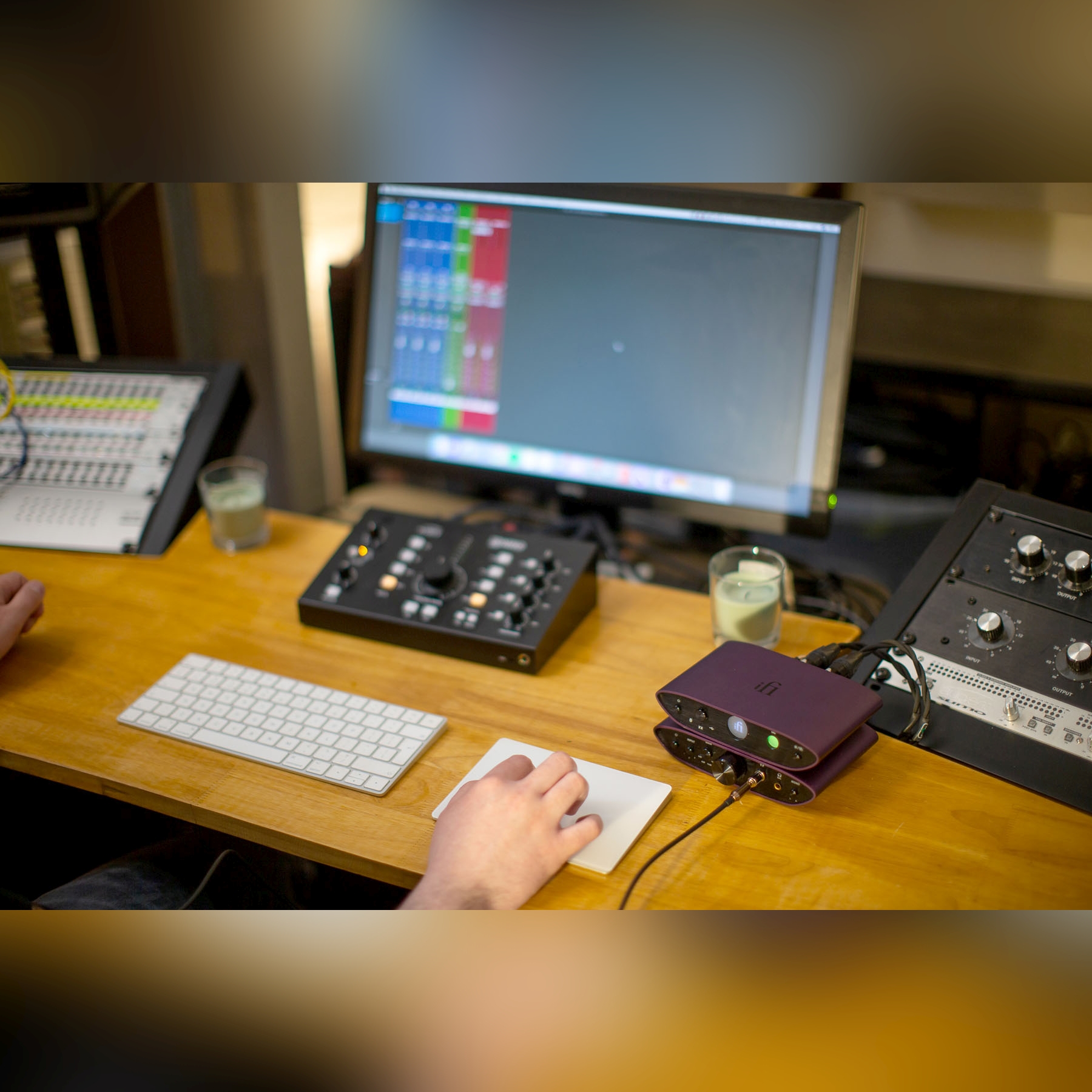 英國 iFi - ZEN One Studio 專業桌上解碼器 | Type-C, 同軸輸入 | 支援最高DSD256, 32Bit/384kHz | MQA Full Decoder | XLR 3-pin, 4.4全平衡線路輸出 | 同軸輸出 | 藍牙接收器