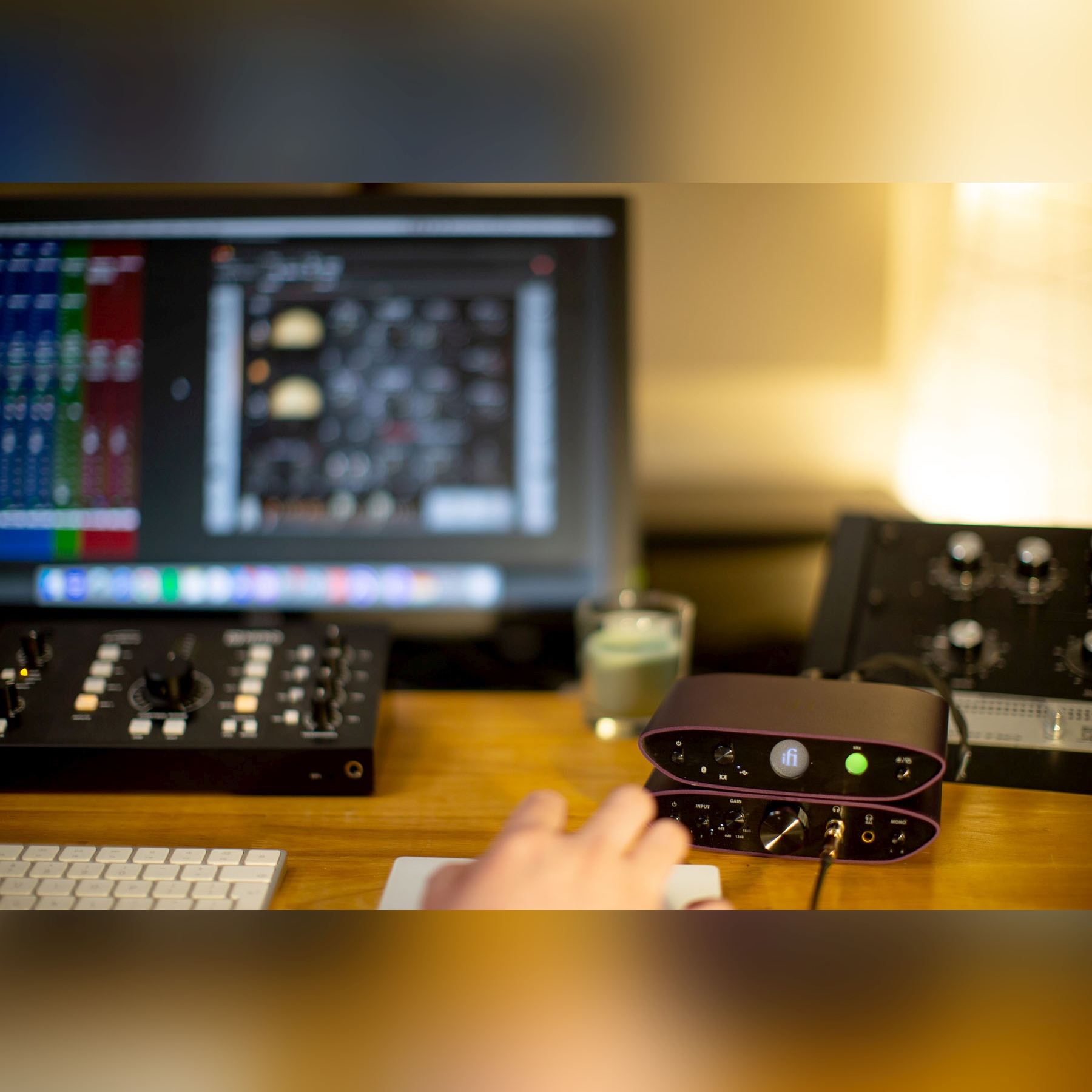 英國 iFi - ZEN One Studio 專業桌上解碼器 | Type-C, 同軸輸入 | 支援最高DSD256, 32Bit/384kHz | MQA Full Decoder | XLR 3-pin, 4.4全平衡線路輸出 | 同軸輸出 | 藍牙接收器